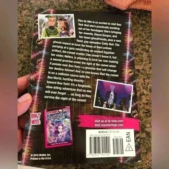 Monster High Based on the Movie soft cover book - Picture 3 of 3